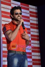 Hrithik Roshan launch Provogue_s new Spring Summer catalogue in Novotel on 2nd April 2011 (5).JPG