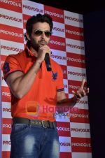 Hrithik Roshan launch Provogue_s new Spring Summer catalogue in Novotel on 2nd April 2011 (6).JPG
