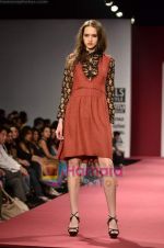 Model walks the ramp for Ritu Kumar show on Wills Lifestyle India Fashion Week 2011 - Day 2 in Delhi on 7th April 2011 (49).JPG
