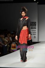 Model walks the ramp for Urvashi Kaur show on Wills Lifestyle India Fashion Week 2011 - Day 1 in Delhi on 6th April 2011 (21).JPG