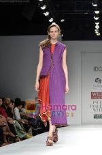 Model walks the ramp for Raj Shroff show on Wills Lifestyle India Fashion Week 2011 - Day 3 in Delhi on 8th April 2011 (27).JPG