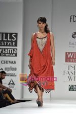 Model walks the ramp for Raj Shroff show on Wills Lifestyle India Fashion Week 2011 - Day 3 in Delhi on 8th April 2011 (34).JPG