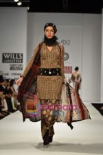 Model walks the ramp for Sonam Dubal show on Wills Lifestyle India Fashion Week 2011 - Day 3 in Delhi on 8th April 2011 (12).JPG