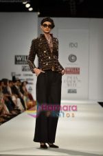 Model walks the ramp for Sonam Dubal show on Wills Lifestyle India Fashion Week 2011 - Day 3 in Delhi on 8th April 2011 (36).JPG