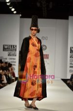 Model walks the ramp for Sonam Dubal show on Wills Lifestyle India Fashion Week 2011 - Day 3 in Delhi on 8th April 2011 (5).JPG