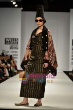 Model walks the ramp for Sonam Dubal show on Wills Lifestyle India Fashion Week 2011 - Day 3 in Delhi on 8th April 2011 (6).JPG