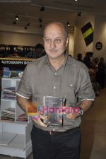 Anupam Kher at the launch of Broken Melodies Book in Landmark, Mumbai on 8th April 2011.JPG