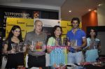Anupam Kher, Kunal Kapoor, Mahie Gill, Avika Gor at the launch of Broken Melodies Book in Landmark, Mumbai on 8th April 2011 (10).JPG