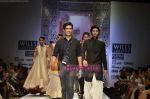 Model walks the ramp for Manish Malhotra show on Wills Lifestyle India Fashion Week 2011 - Day 3 in Delhi on 8th April 2011 (4).JPG