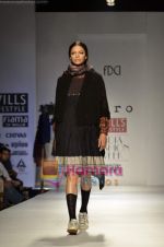 Model walks the ramp for Pero show on Wills Lifestyle India Fashion Week 2011 � Day 4 in Delhi on 9th April 2011 (60).JPG