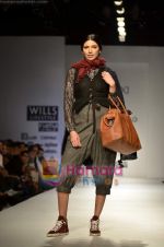 Model walks the ramp for Pero show on Wills Lifestyle India Fashion Week 2011 � Day 4 in Delhi on 9th April 2011 (61).JPG