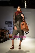 Model walks the ramp for Pero show on Wills Lifestyle India Fashion Week 2011 � Day 4 in Delhi on 9th April 2011 (63).JPG