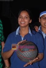 Neetu Chandra dabbles with Basket-Ball in Churchgate, Mumbai on 9th April 2011 (12).JPG