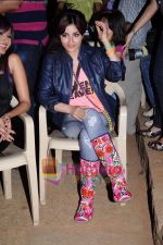 Soha Ali Khan on the sets of Soundtrack in Bandra, Mumbai on 9th April 2011 (9).JPG