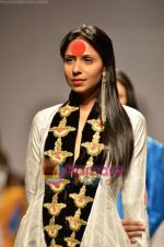 Model walks the ramp for Masaba show on Wills Lifestyle India Fashion Week 2011-Day 5 in Delhi on 10th April 2011 (11).JPG