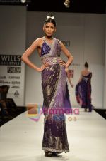 Model walks the ramp for Rabani Rakha show on Wills Lifestyle India Fashion Week 2011-Day 5 in Delhi on 10th April 2011 (9).JPG