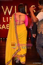 Vidya Balan at Sabyasachi show on Wills Lifestyle India Fashion Week 2011-Day 5 in Delhi on 10th April 2011 (10).JPG