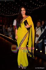 Vidya Balan at Sabyasachi show on Wills Lifestyle India Fashion Week 2011-Day 5 in Delhi on 10th April 2011 (17).JPG