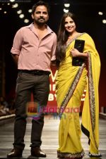 Vidya Balan at Sabyasachi show on Wills Lifestyle India Fashion Week 2011-Day 5 in Delhi on 10th April 2011 (36).JPG