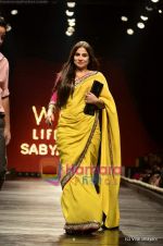 Vidya Balan at Sabyasachi show on Wills Lifestyle India Fashion Week 2011-Day 5 in Delhi on 10th April 2011 (45).JPG