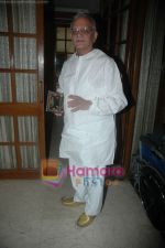 Gulzar at the launch of LOVE EXPRESS and CYCLE KICK in The Club, Andheri, Mumbai on 12th April 2011 (2).JPG