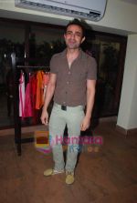 Mayank Anand at Mal Store Launch in Juhu on 12th April 2011 (16).JPG