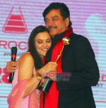 Preity Zinta at GR8 Women_s Awards in Dubai on 19th April 2011 (4).jpg