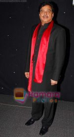 Shatrughun Sinha at GR8 Women_s Awards in Dubai on 19th April 2011 (6).jpg