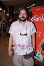 Amol Gupte at the music launch of the film Stanley Ka Dabba in Landmark, Mumbai on 21st April 2011 (4).JPG