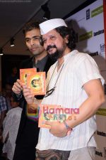 Amol Gupte, Karan Johar at the music launch of the film Stanley Ka Dabba in Landmark, Mumbai on 21st April 2011 (33).JPG