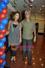 Esther & Raju Daswani at Namastey America farewell bash for Paul Fomsbee in Trident, Mumbai on 21st April 2011.jpg