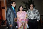 Anuradha Paudwal at Food Food channel bash hosted by Sanjeev Kapoor in Bunglow 9 on 22nd April 2011 (90).JPG