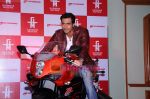 Arjun Rampal launches Garware Motors Hyosung Super bikes  in Taj Land_s End on 22nd April 2011 (27).JPG