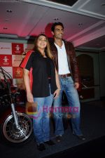 Arjun Rampal launches Garware Motors Hyosung Super bikes  in Taj Land_s End on 22nd April 2011 (45).JPG