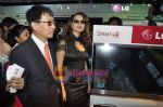 Kangana Ranaut unveils the new LG 3D Tv in Taj Lands ENd, Mumbai on 26th April 2011 (11).JPG