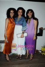 Tisca Chopra at Aparna Badlani & Azmina Rahimtoola present  Atosa fashion store in Khar on 27th April 2011 (6).JPG