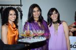 at Aparna Badlani & Azmina Rahimtoola present  Atosa fashion store in Khar on 27th April 2011 (57).JPG