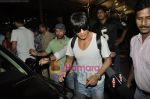 Shahrukh Khan return for Kolkata KKR Match in Airport, Mumbai on 1st May 2011.JPG