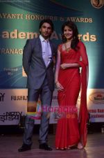 Anushka Sharma, Ranveer Singh at Dadasaheb Phalke Awards in Bhaidas Hall on 3rd May 2011 (3).JPG