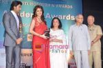 Anushka Sharma, Ranveer Singh at Dadasaheb Phalke Awards in Bhaidas Hall on 3rd May 2011 (8).JPG