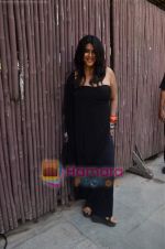 Ekta Kapoor truns to acting - on the sets of CID to promote Ragini MMS in Chandivili, Mumbai on 4th May 2011 (35).JPG