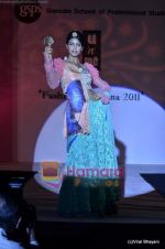 at Garodia Institute annual fashion show  in R City Mall on 6th May 2011 (182).JPG