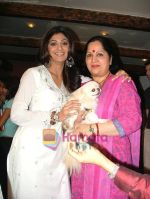 Shilpa Shetty with mom at Mother_s day special in Mumbai on 6th May 2011.JPG