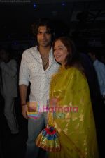 Sikander Kher with Kiron Kher at Mother_s day special in Mumbai on 6th May 2011 (2).JPG
