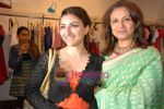 Soha and Sharmila at Samita Bangargi designer wear launch at Mother_s day special in Mumbai on 6th May 2011.JPG