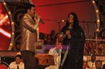 Sudesh Bhosle, Kavita Krishnamurthy at Pyarelal_s musical concert in Andheri Sports Complex on 7th May 2011 (2).JPG