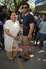 Vatsal Seth with Mom at Mother_s day special in Mumbai on 6th May 2011.JPG