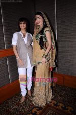 Neeta Lulla with Miss India Kanishta Dhanker as she launches designer bags with VIP in JW Marriott on 10th May 2011 (18).JPG