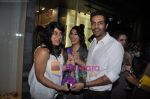 Arjun Rampal, Sophie Chaudhary at Rohit & Rahul Gandhi store launch in Khar, Mumbai on 11th May 2011 (31).JPG