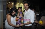 Arjun Rampal, Sophie Chaudhary at Rohit & Rahul Gandhi store launch in Khar, Mumbai on 11th May 2011 (4).JPG